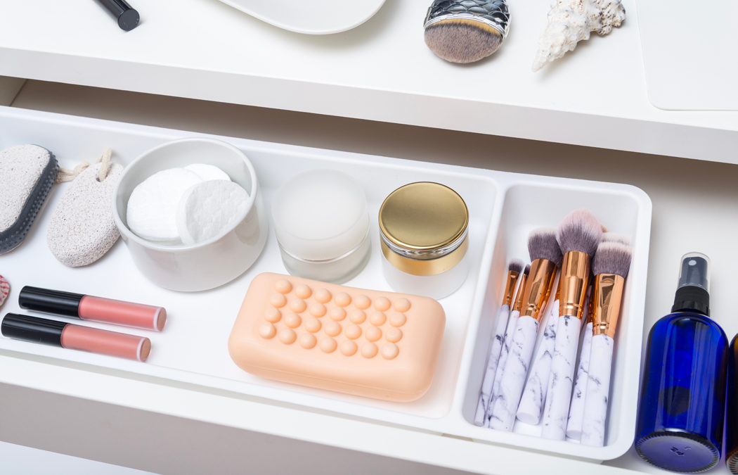 Comment organiser et ranger son maquillage dans la salle de bain