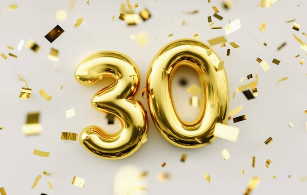 4 thèmes d'anniversaire canons pour fêter ses 30 ans Belle & Chic — free download