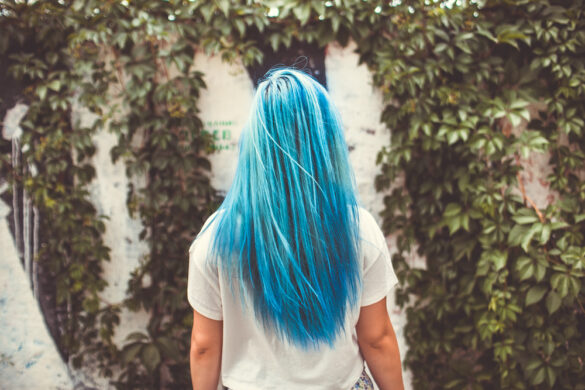 Cheveux bleus comment bien porter cette coloration